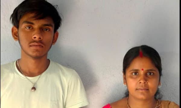 ৩৮ বছরে পরীক্ষা দিয়ে ছেলের চেয়ে বেশি নম্বর পেয়ে মন খারাপ মায়ের