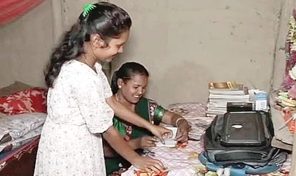 মেয়ের সঙ্গে ম্যাট্রিক পাশ করলেন মা