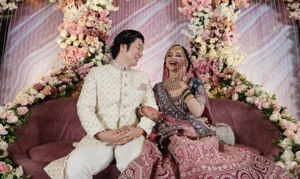 ২ বছর চুটিয়ে প্রেমের পর হেলেনের সঙ্গে দক্ষিণ কোরিয়ার কিমের বিয়ে