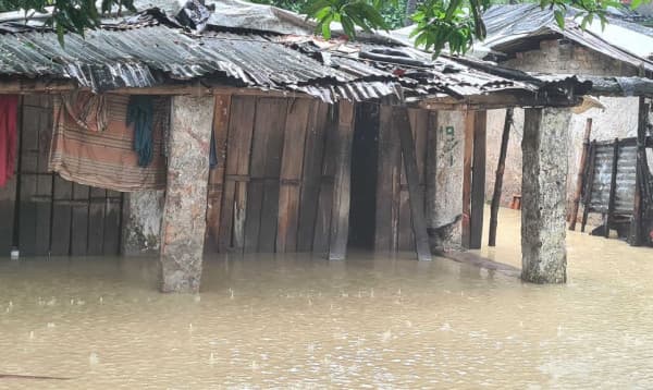 কক্সবাজারের একাধিক ইউনিয়নের হাজারো মানুষ পানিবন্দি