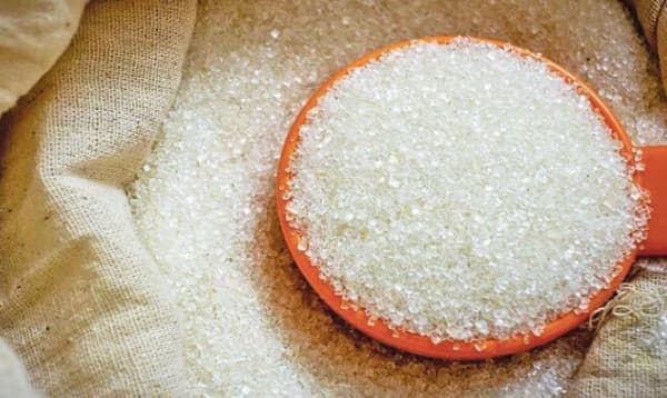 দেশের মার্কেটে চিনির দাম কমল