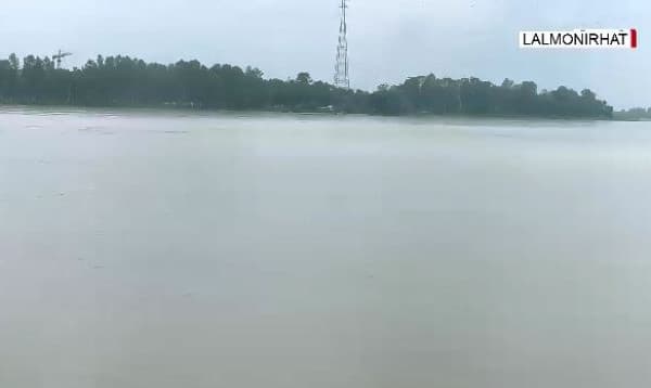 Tista River flowing above danger mark